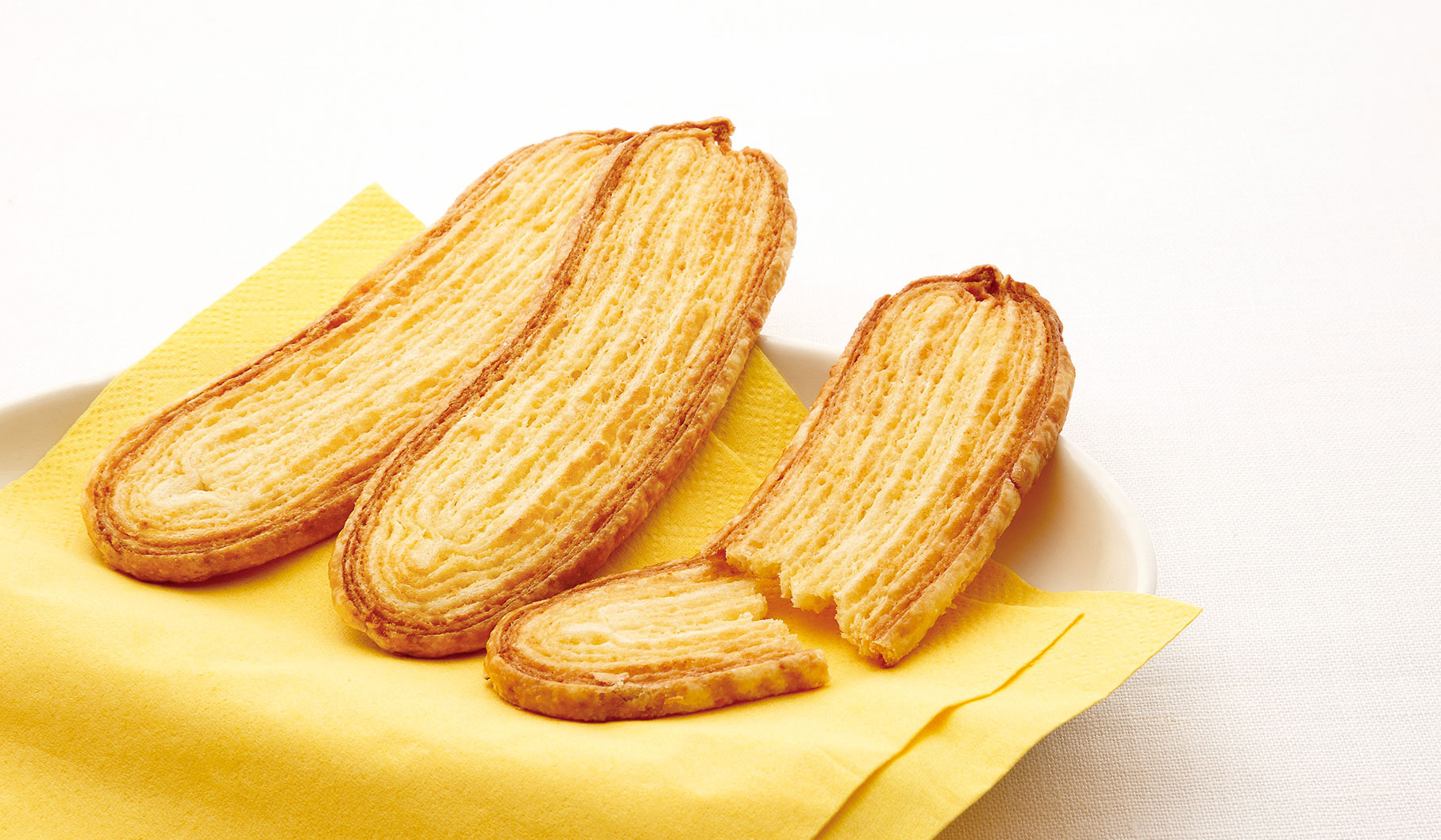 ◆【店頭受取り】東京ばな奈パイ「見ぃつけたっ」15枚入 オリジナルステッカー付(グレープストーン) 【店頭受取り】