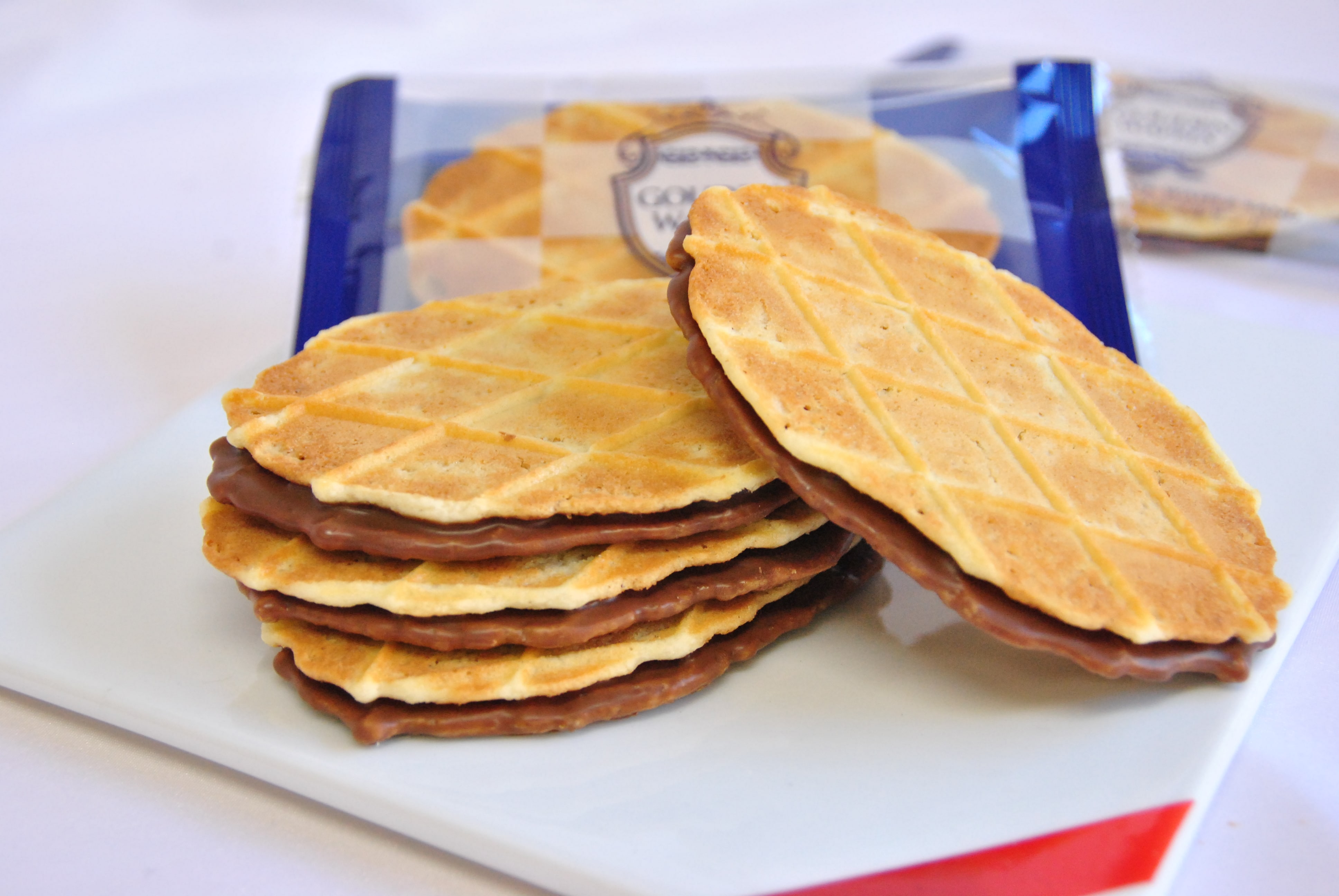◆【店頭受取り】東京チョコレートワッフルサンド６枚入（MON・CREVE）