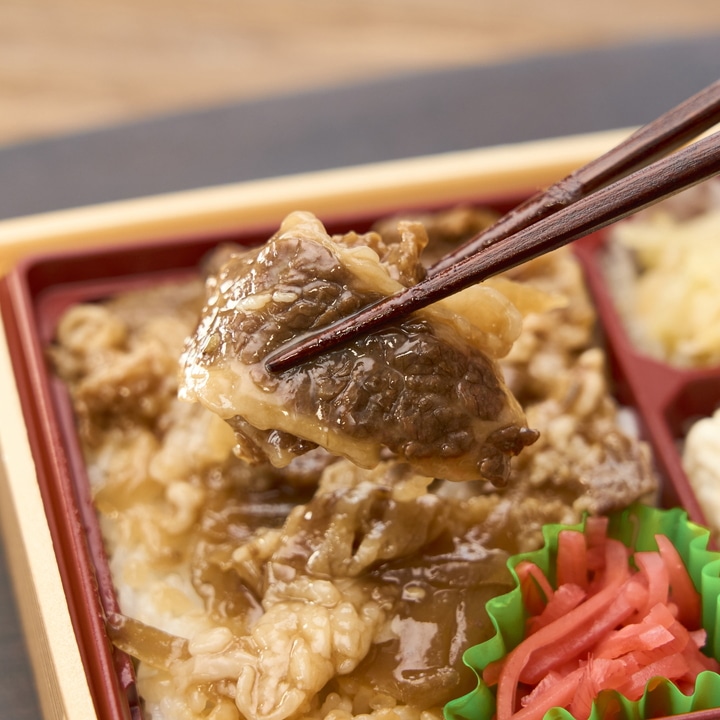 炭火焼牛カルビと牛すき煮重【新大阪駅受取】