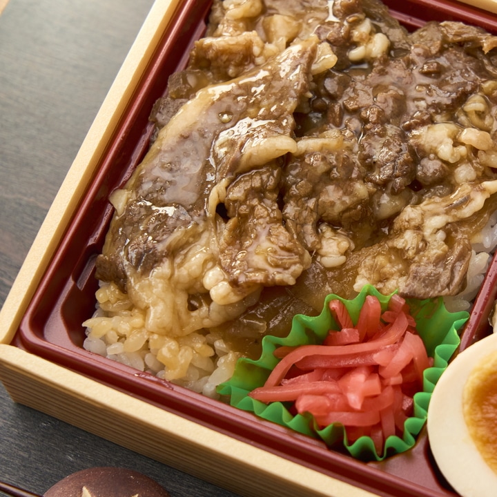 炭火焼牛カルビと牛すき煮重【新大阪駅受取】