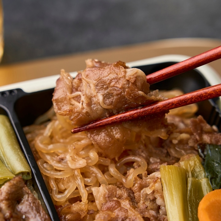 あっちっち神戸のすきやきとステーキ弁当 (淡路屋)【新大阪駅受取】