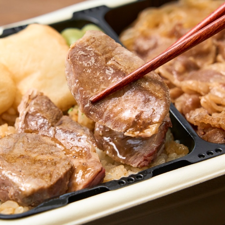 あっちっち神戸のすきやきとステーキ弁当 (淡路屋)【新大阪駅受取】