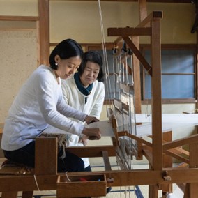 【空きあり】紙布（しふ）職人に出会う ー和紙から糸を紡ぎ出す紙布作り体験