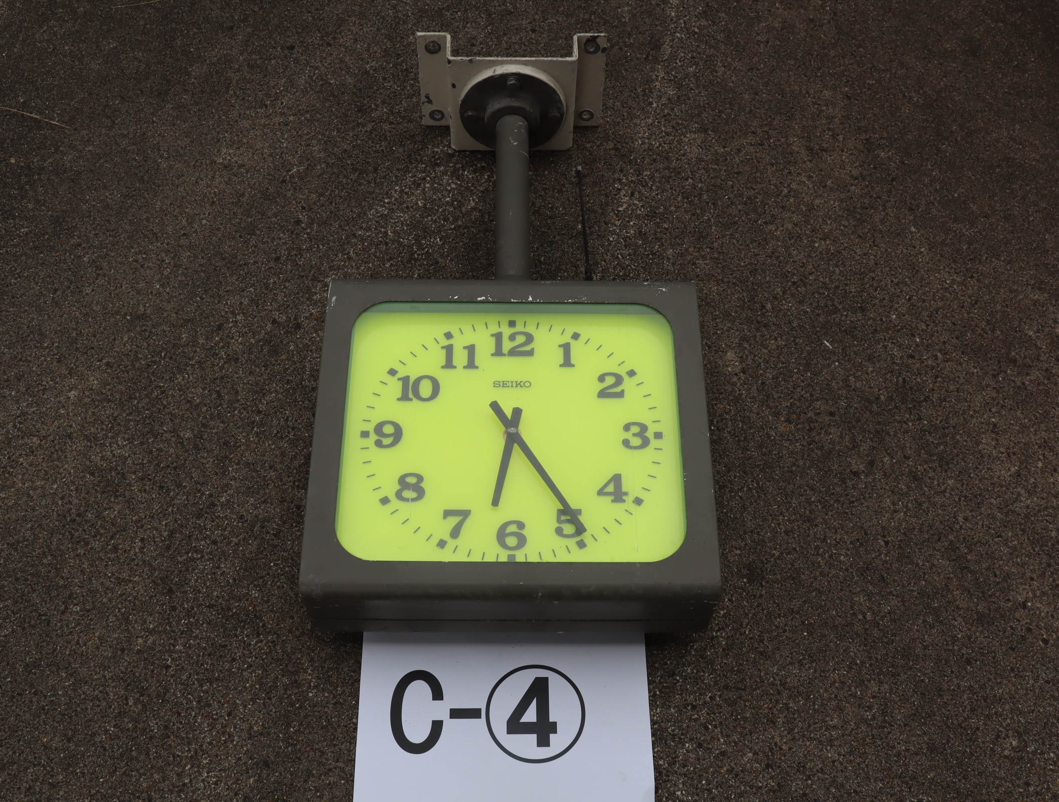 【オークション】駅時計（支柱付き）c－④※不動品