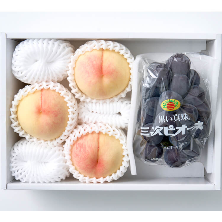 桃と広島三次ピオーネ(アデリー)【送料込み】