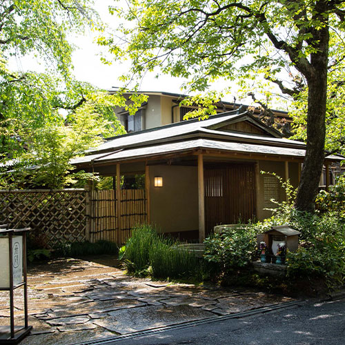 【送料込み】【京都府】菊乃井無碍山房　Ｓａｌｏｎ　ｄｅ　Ｍｕｇｅ　宇治抹茶ロールケーキ　※冷凍配送