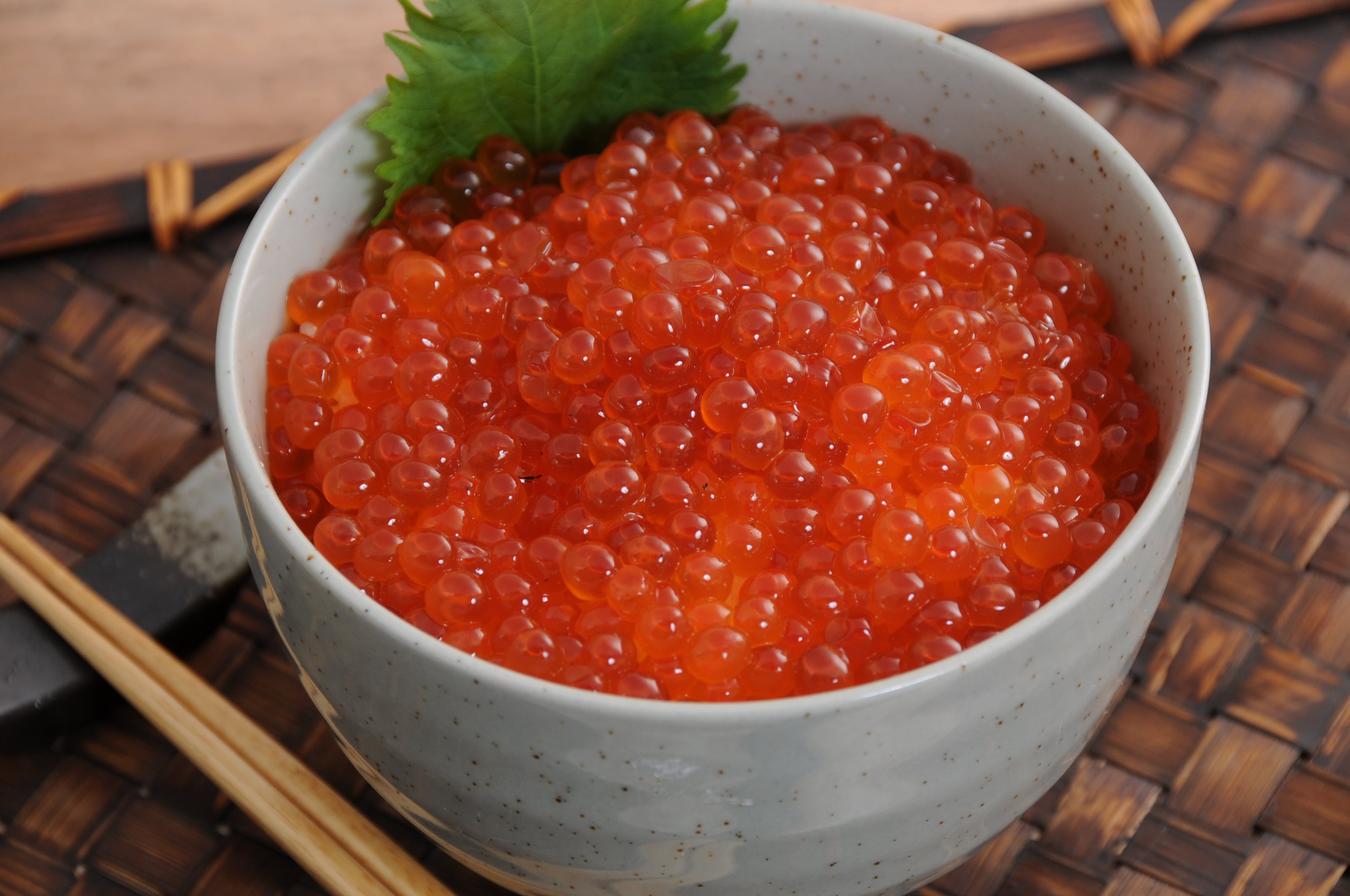 【送料込み】【限定商品】【北海道】北海道産秋鮭のいくら醤油漬け（江戸屋） ※冷凍配送 【熨斗対応可】