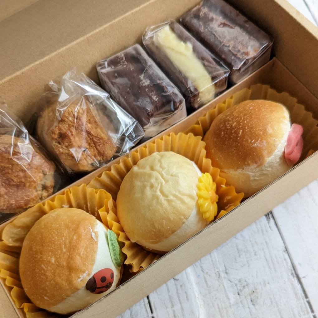 【送料込み】【東京都】お菓子の箱 小(ミホパンポップケーキ) ※冷凍配送