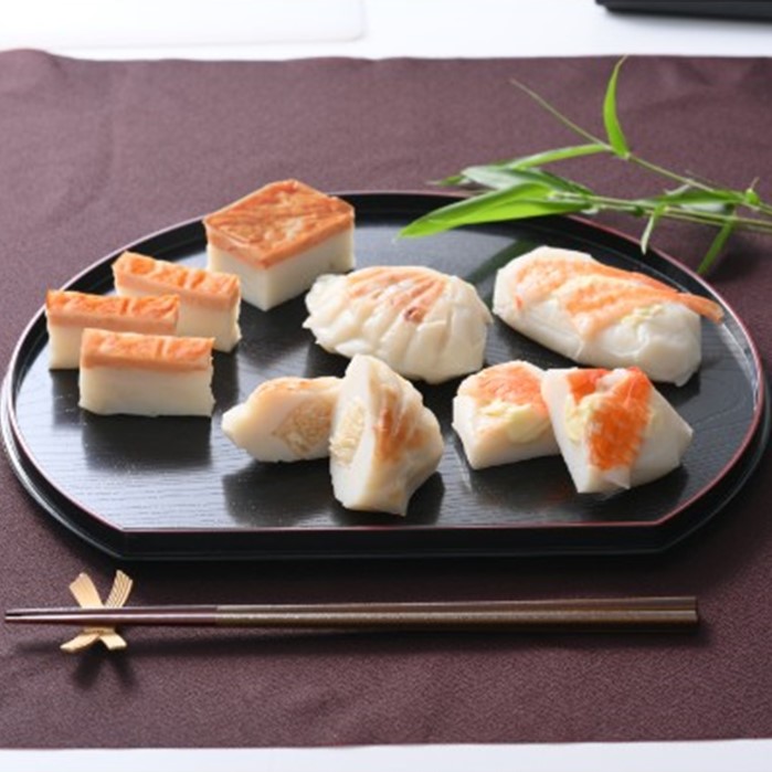 【送料込み】【北海道】北海道・出塚水産　海鮮かまぼこセット［１２個］ ※冷蔵配送