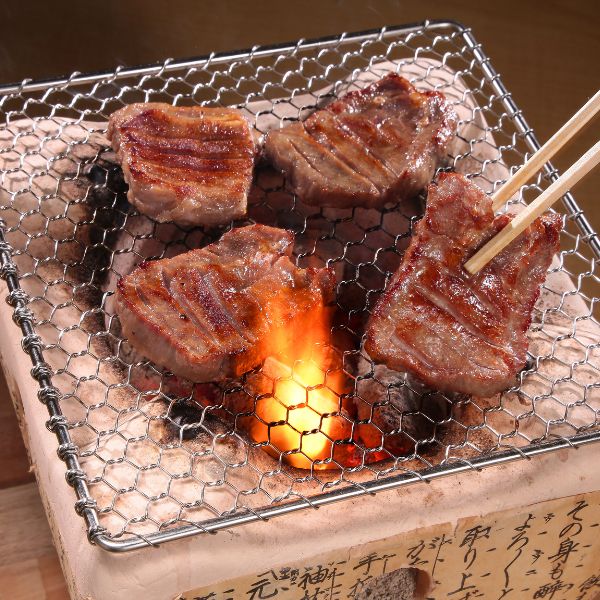 【送料込み】【宮城県】仔牛の牛タン丸ごと一本塩麹熟成ＫＭ－８０ ４８０Ｇ ※冷凍配送