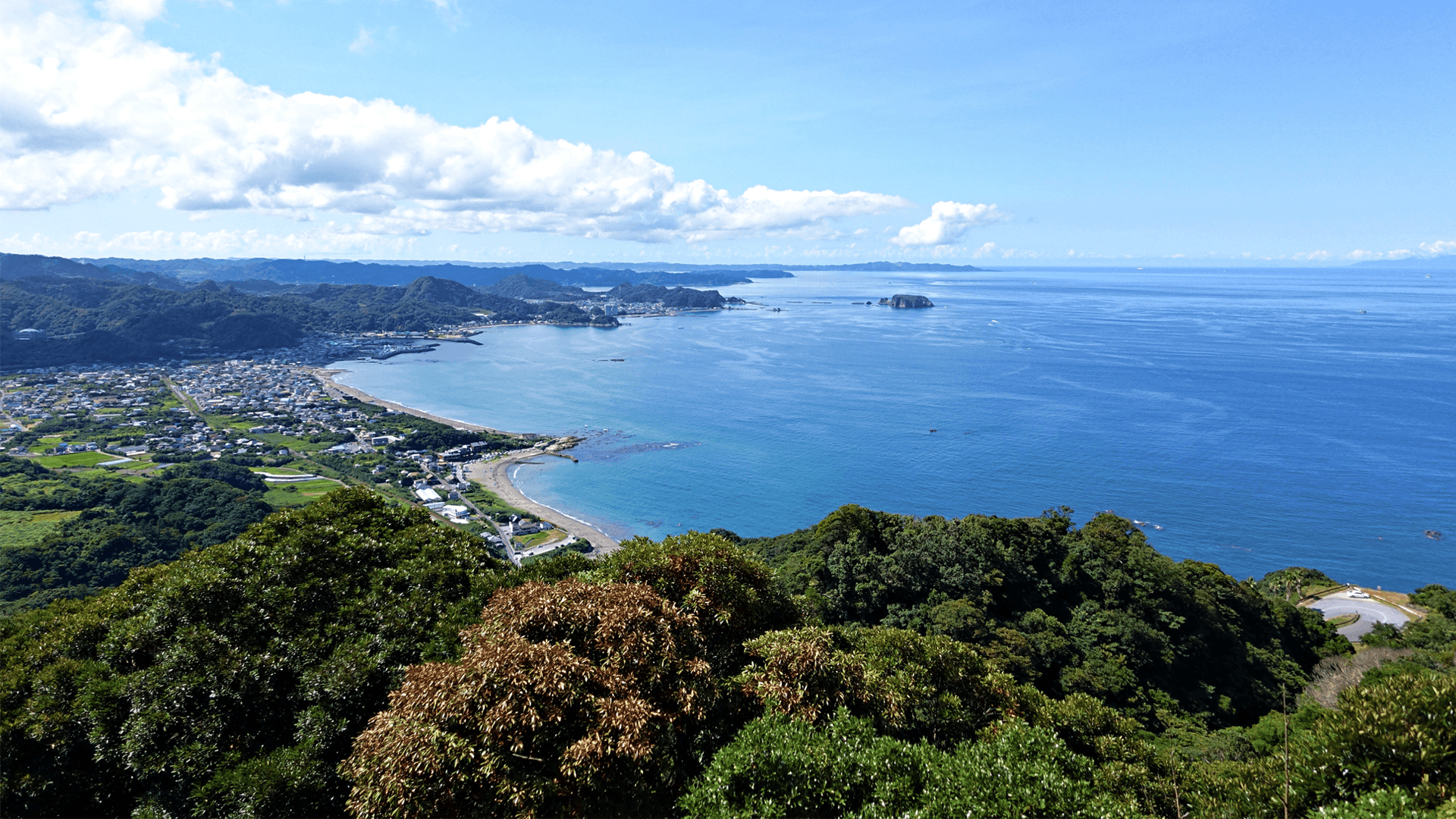 黄金色の景色と潮風の物語を巡る旅