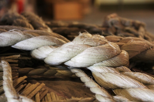 酒造りのしめ縄