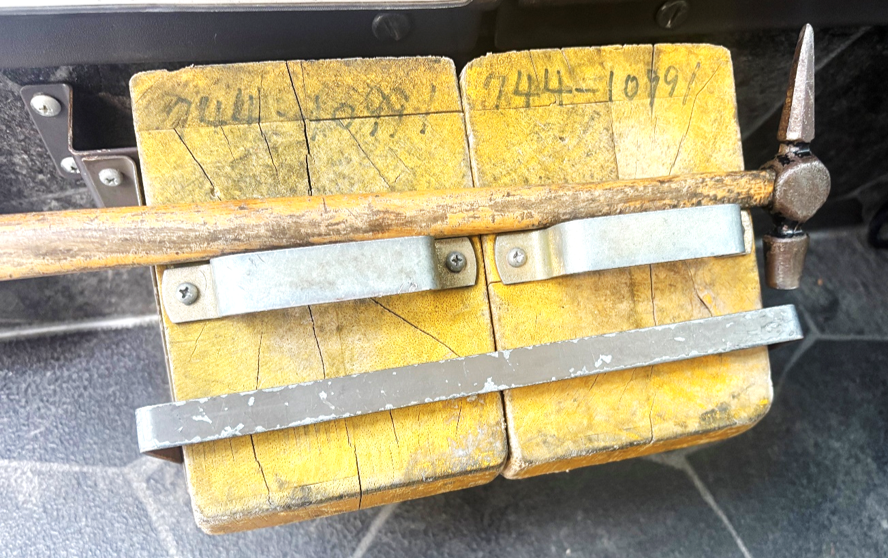  JR東海バスエアロキング 部品（タイヤストッパー）※車止め