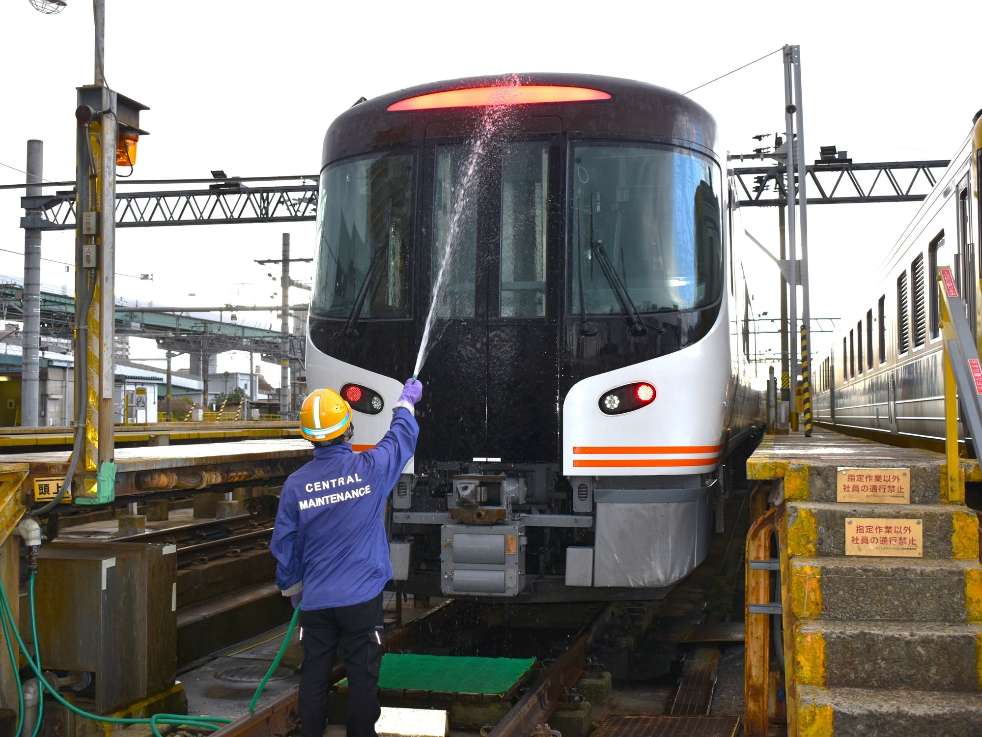 【中途採用・契約社員】在来線車両清掃スタッフ（名古屋車両事業所）