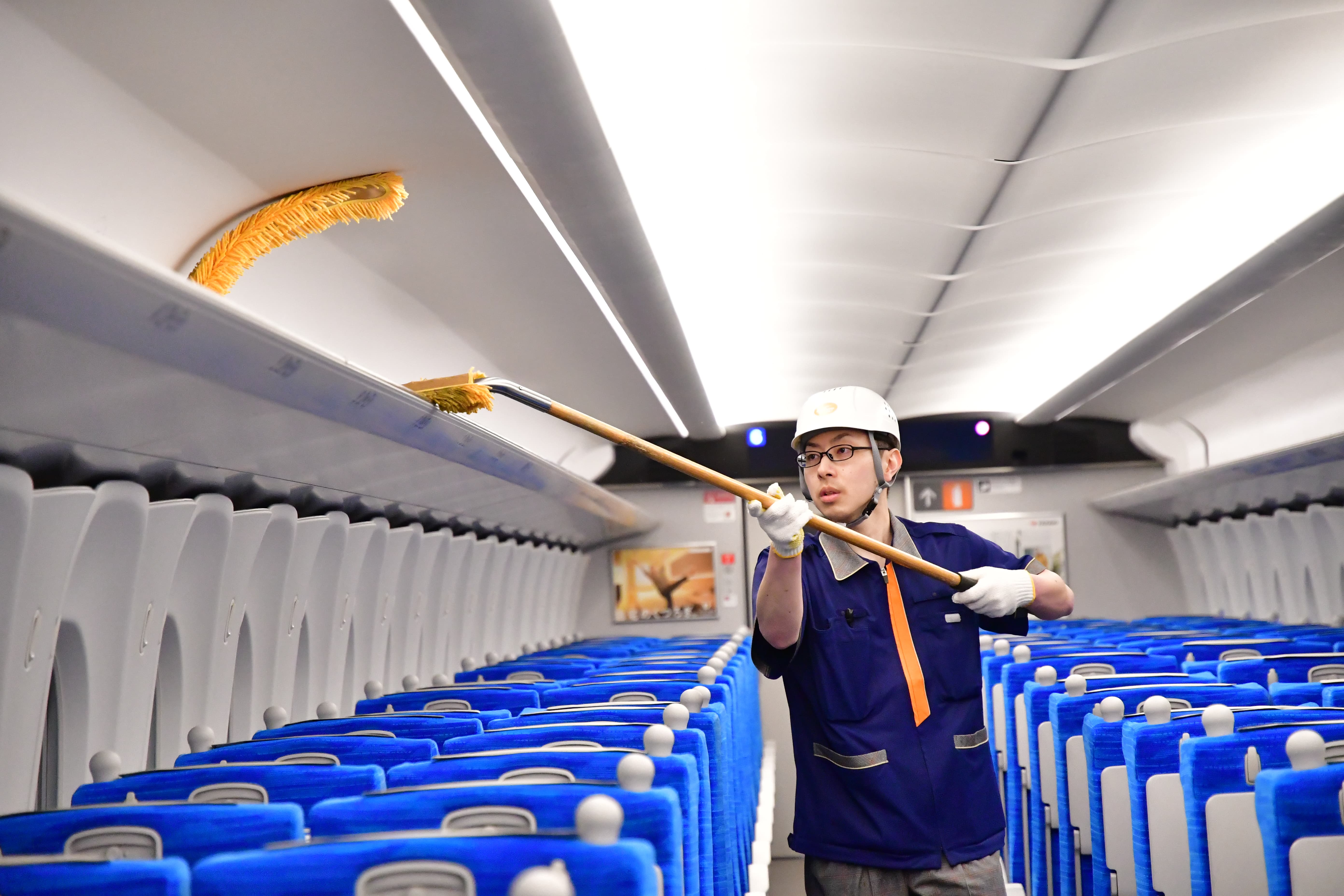 【中途採用】新幹線車両のメンテナンススタッフ（大井車両基地・新幹線清掃・整備）