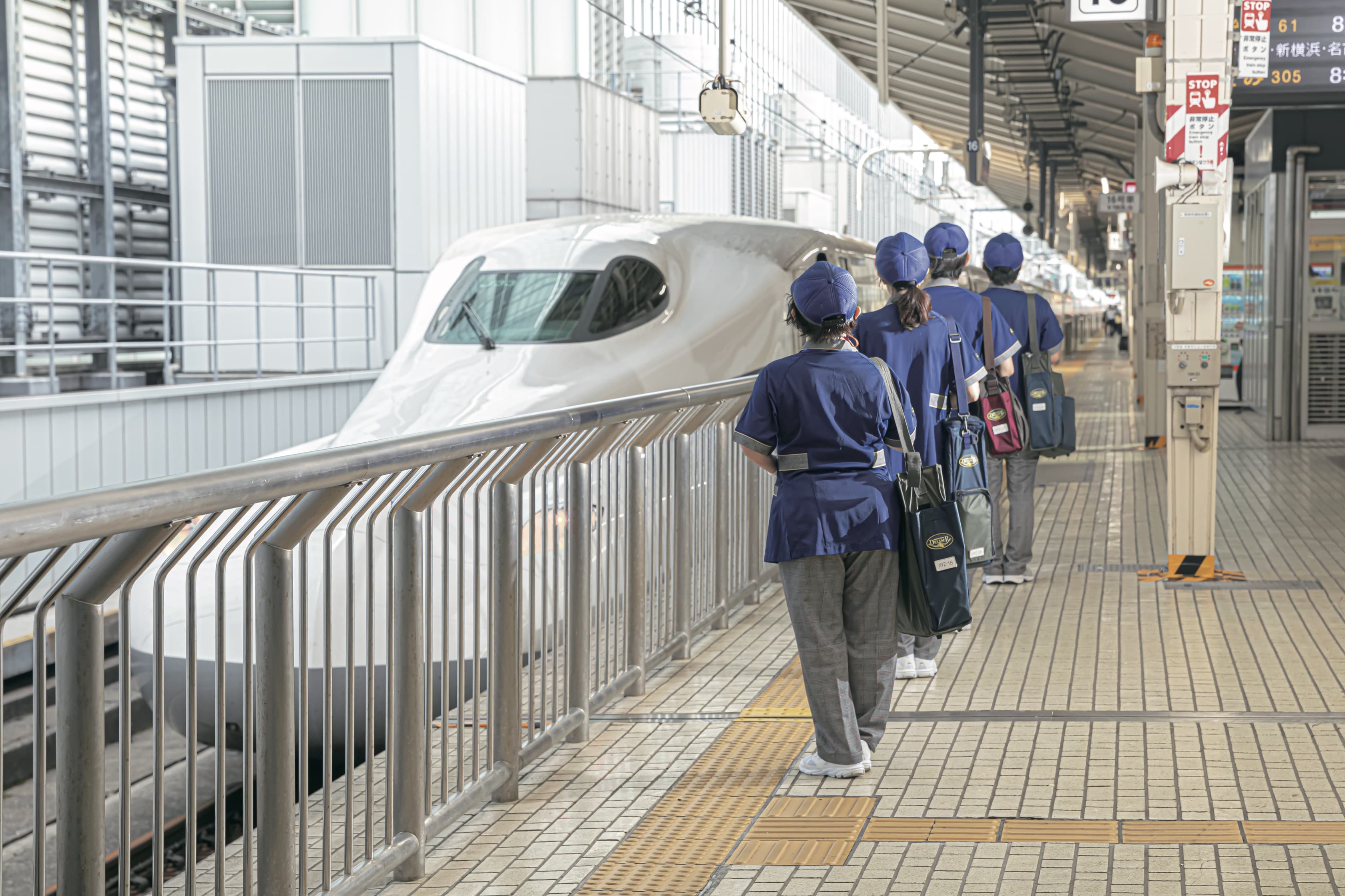 【中途採用】新幹線車両のクリーンスタッフ(東京駅における新幹線車内清掃 ・整備)