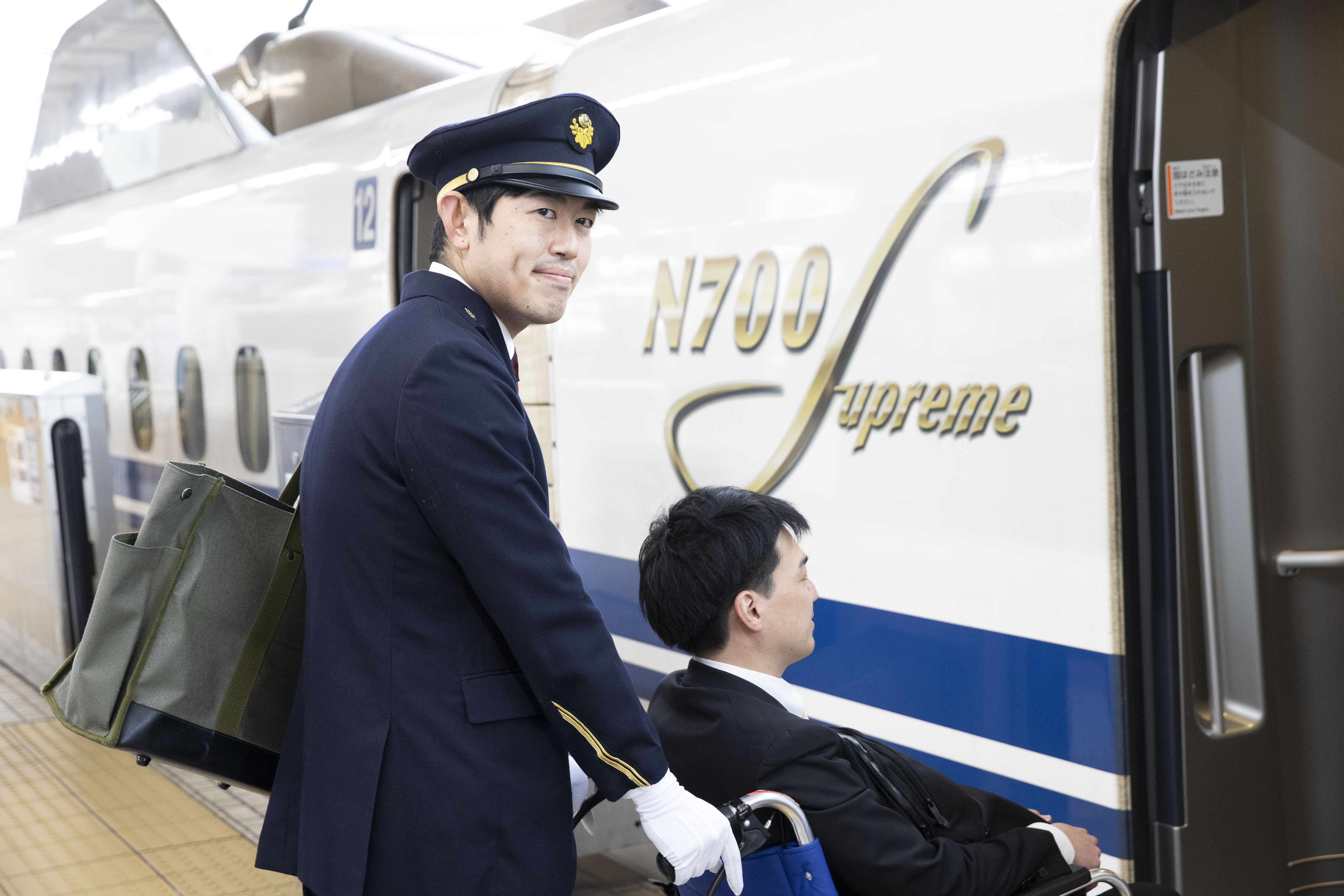 【中途採用】新幹線のお客様案内スタッフ（遺失物・旅客介助業務）