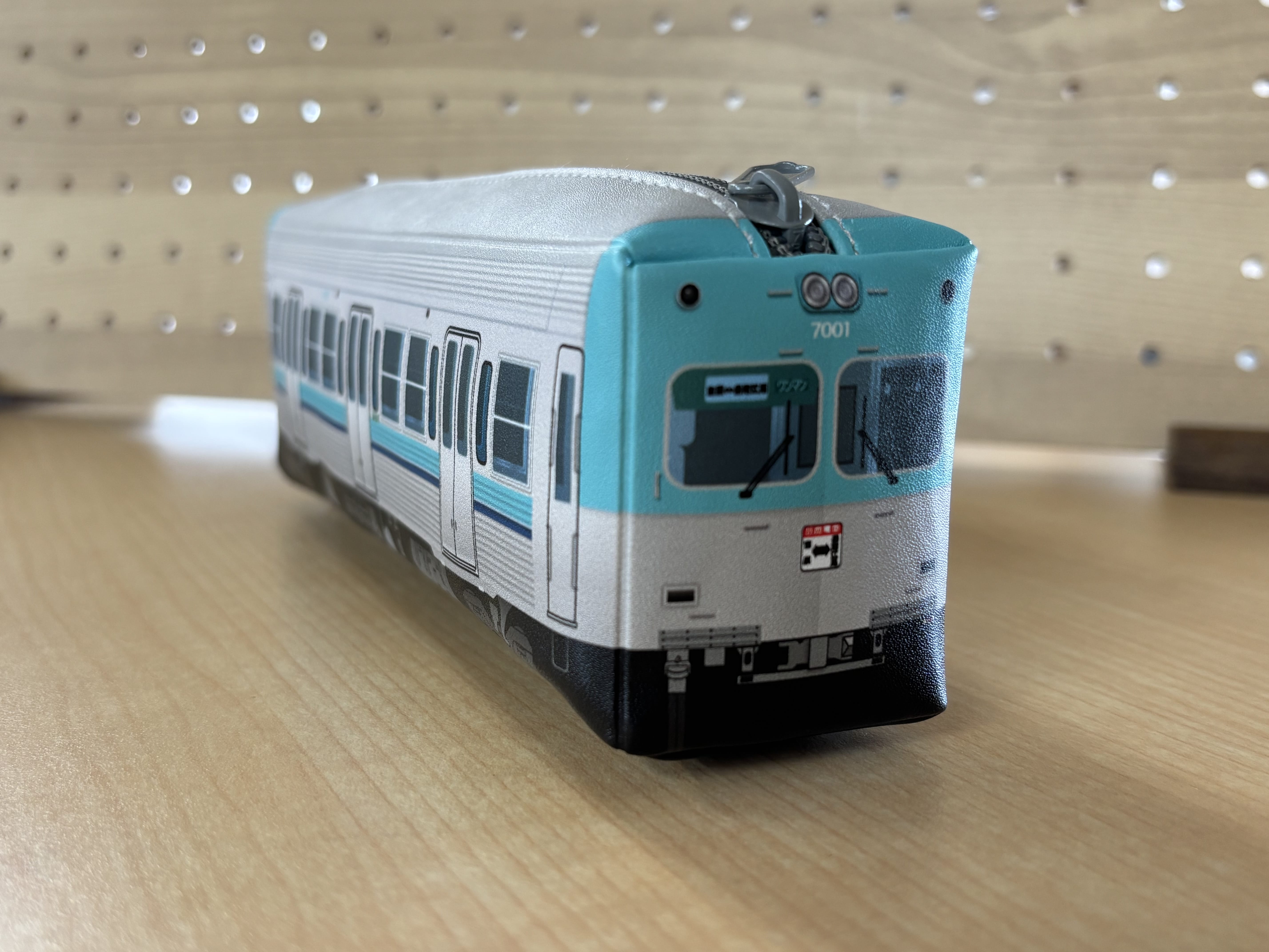 岳南電車オリジナル7000形電車型ペンケース【7001車両】