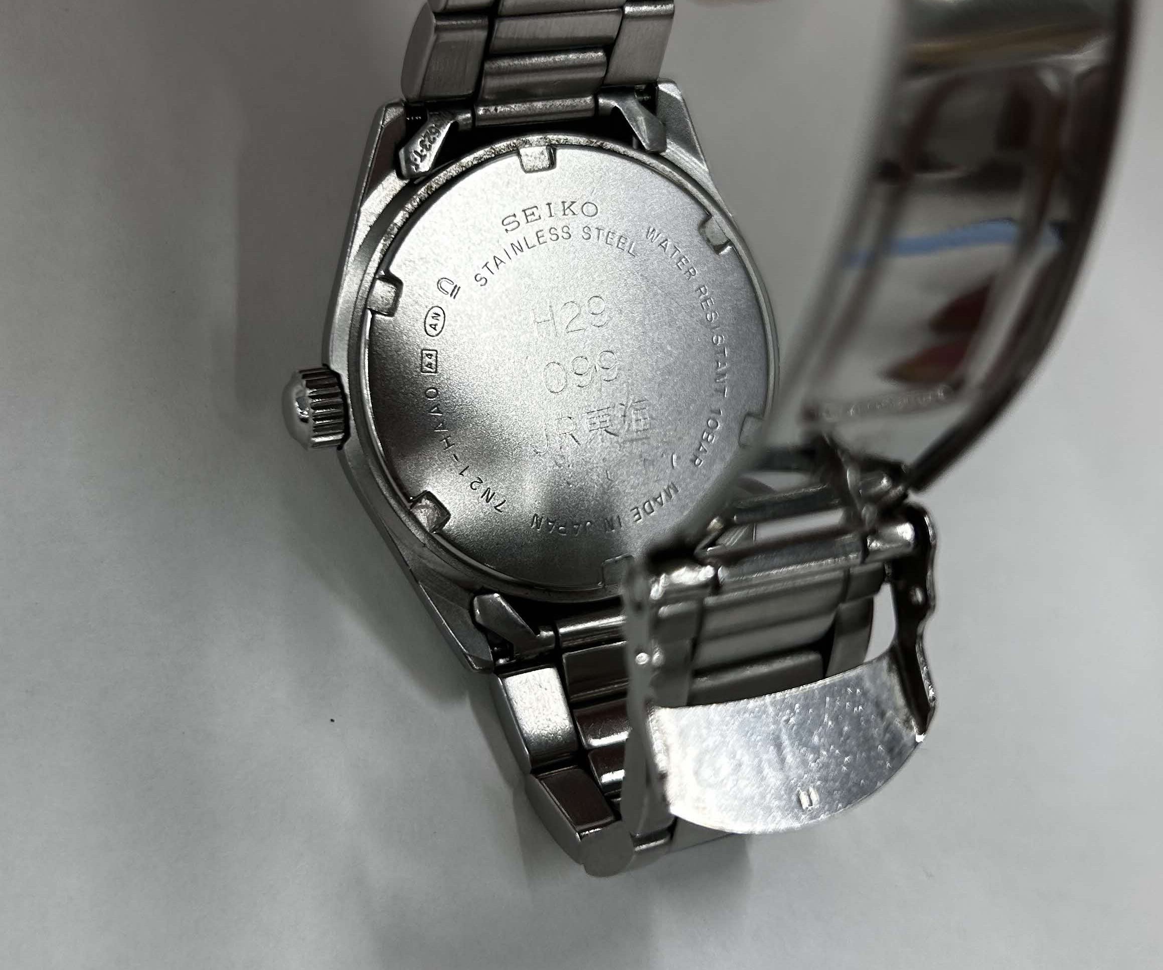 アナログ腕時計【2】