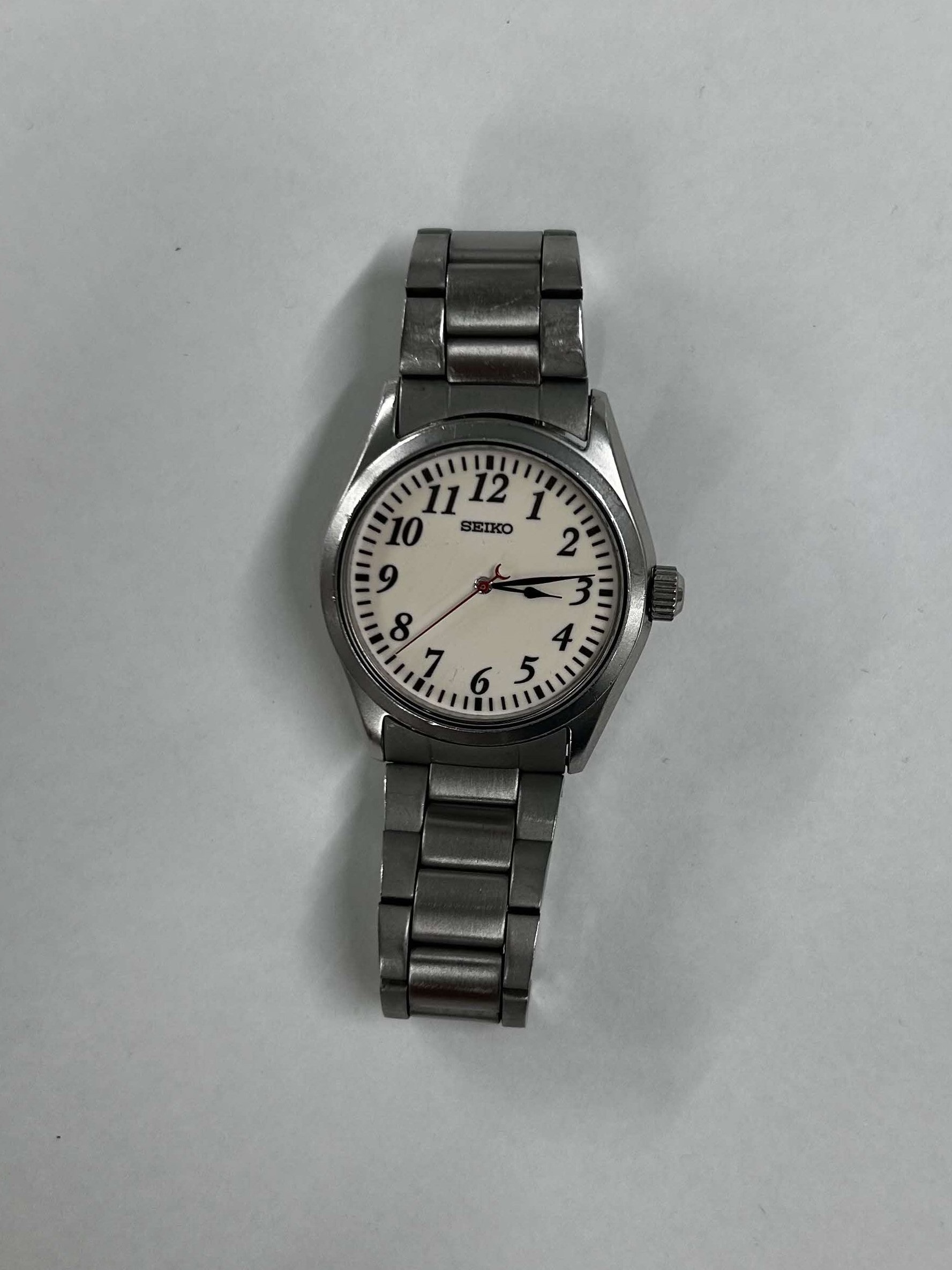 アナログ腕時計【1】