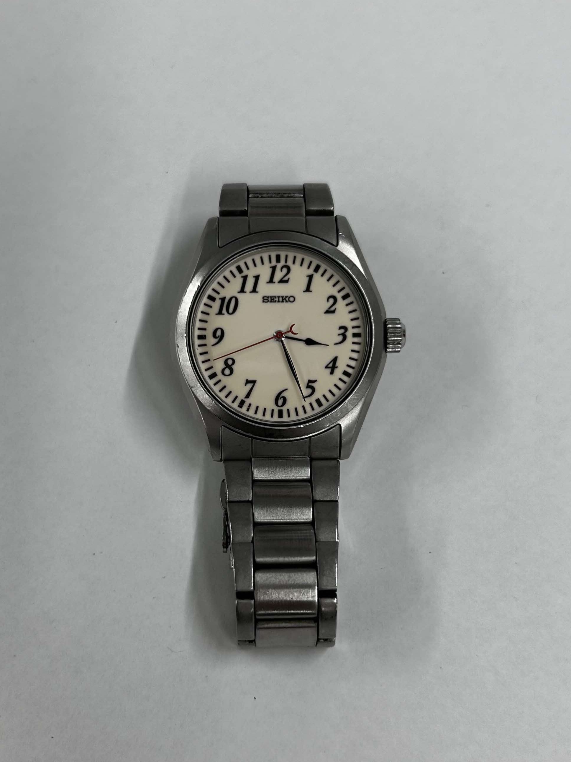 アナログ腕時計【4】