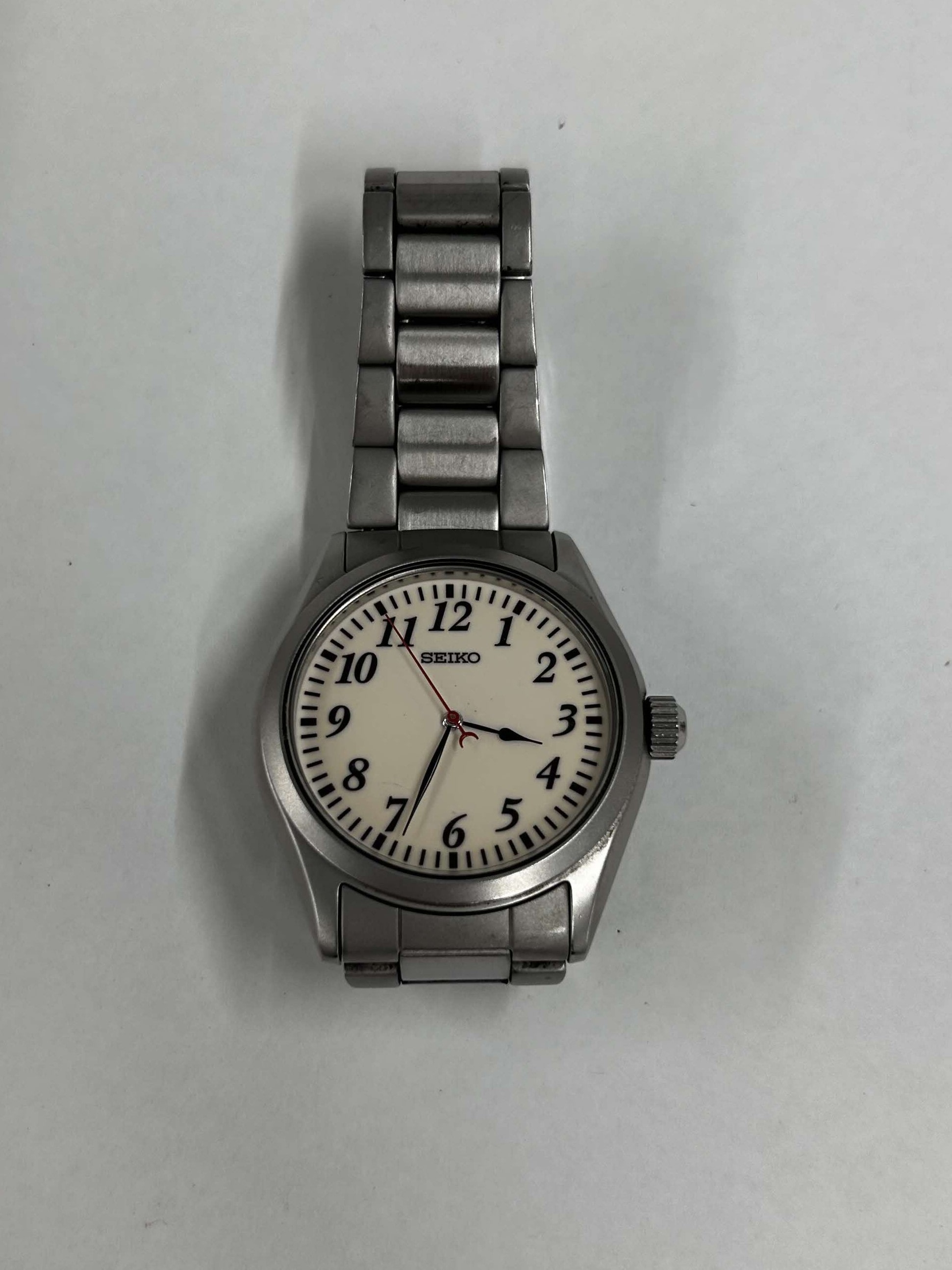 アナログ腕時計【8】