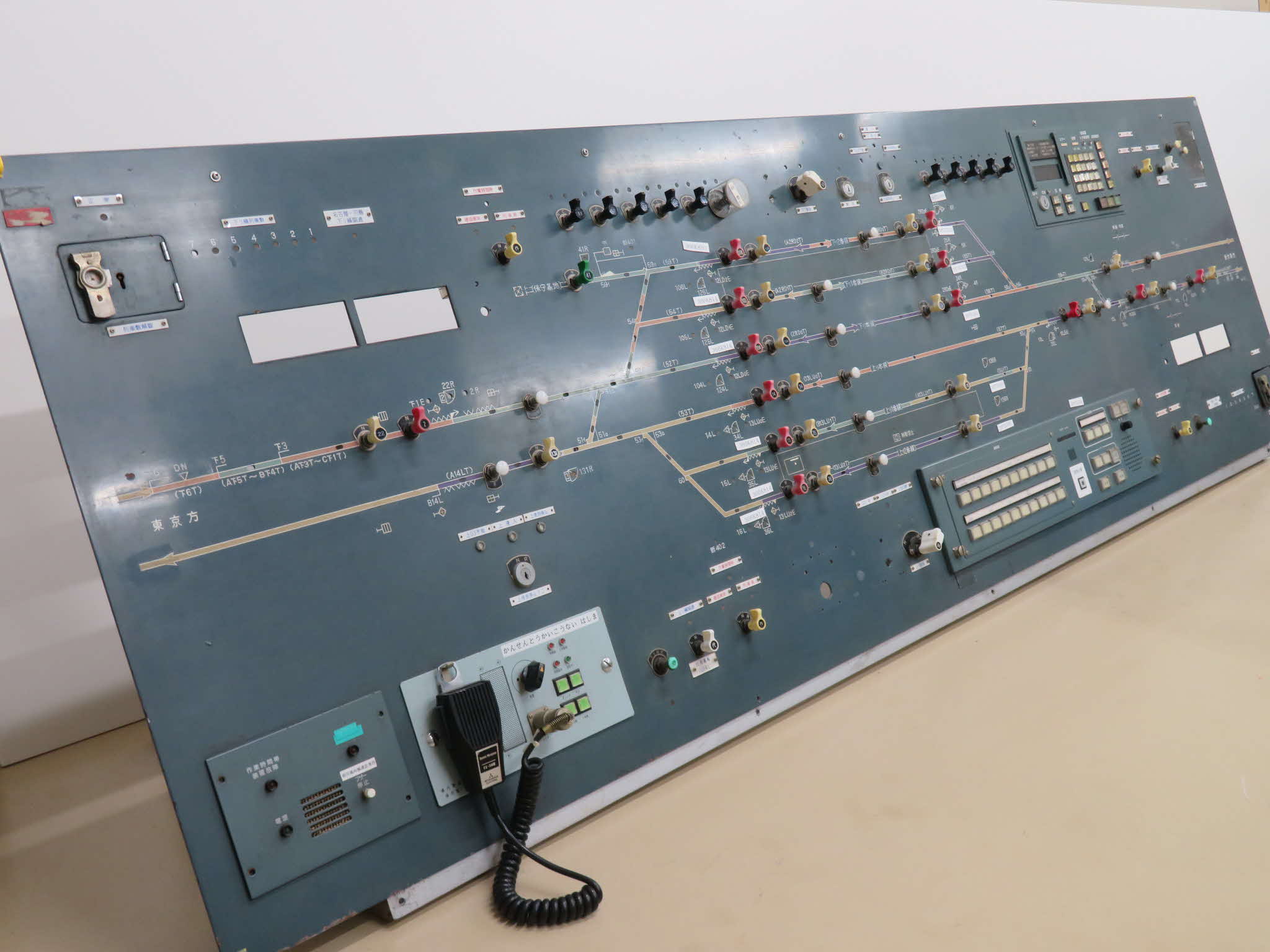 連動制御盤（旧）（岐阜羽島駅）　※不動品
